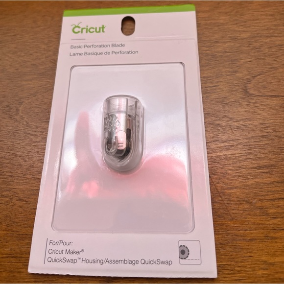 Cricut Basic Perforation Blade - Picture 3 of 4